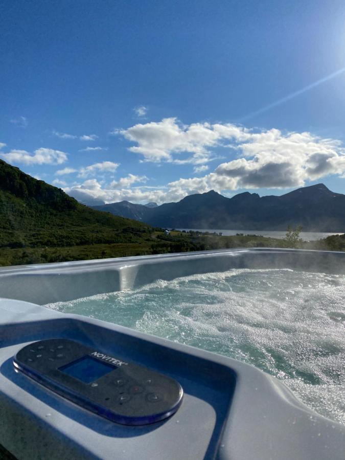 Villa Med Jacuzzi Og Nydelig Utsikt Gravdal  Luaran gambar