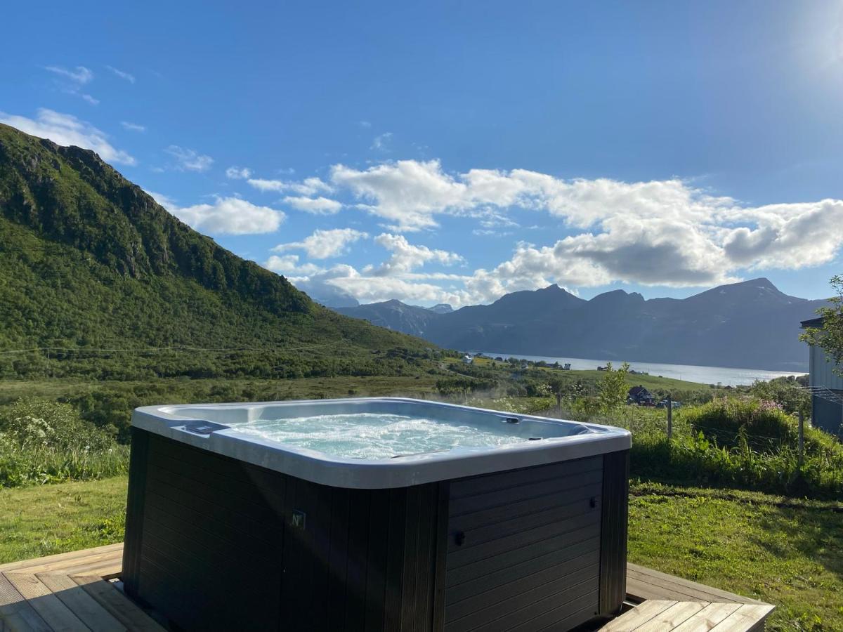 Villa Med Jacuzzi Og Nydelig Utsikt Gravdal  Luaran gambar
