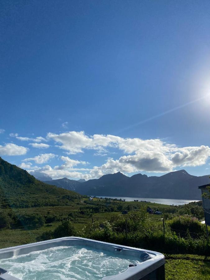 Villa Med Jacuzzi Og Nydelig Utsikt Gravdal  Luaran gambar